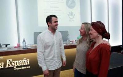 Mesa redonda: Más que voz